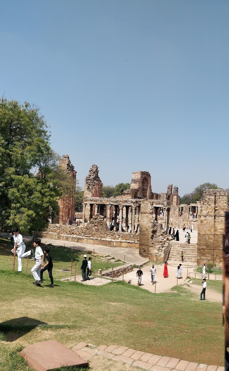 Sultan Shamsuddin Iltutmish Tomb - Sultan Shamsuddin Iltutmish Tomb Qutub Minar Complex, G5GM+3RM, Qutub Minar Complex Rd, Seth Sarai, Mehrauli, New Delhi, Delhi 110030, India