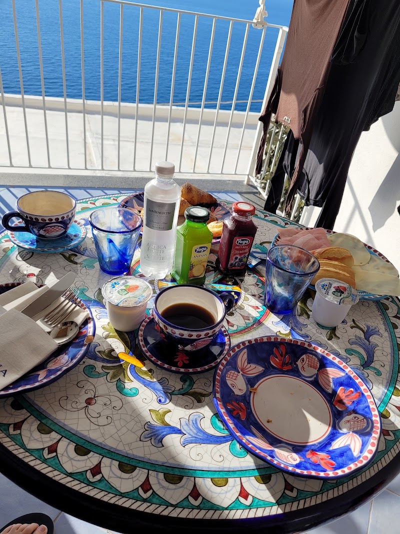 La Divina Amalfi Coast - La Divina Amalfi Coast, Via Umberto I, 12, 84010 Praiano SA, Italy