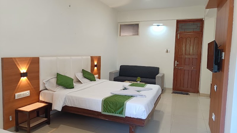 Durvankar Restaurant Pure Veg - Durvankar Restaurant Pure Veg 47XC+22P, Arrey Warrey Rd, Ganpatipule, Maharashtra 415615, India