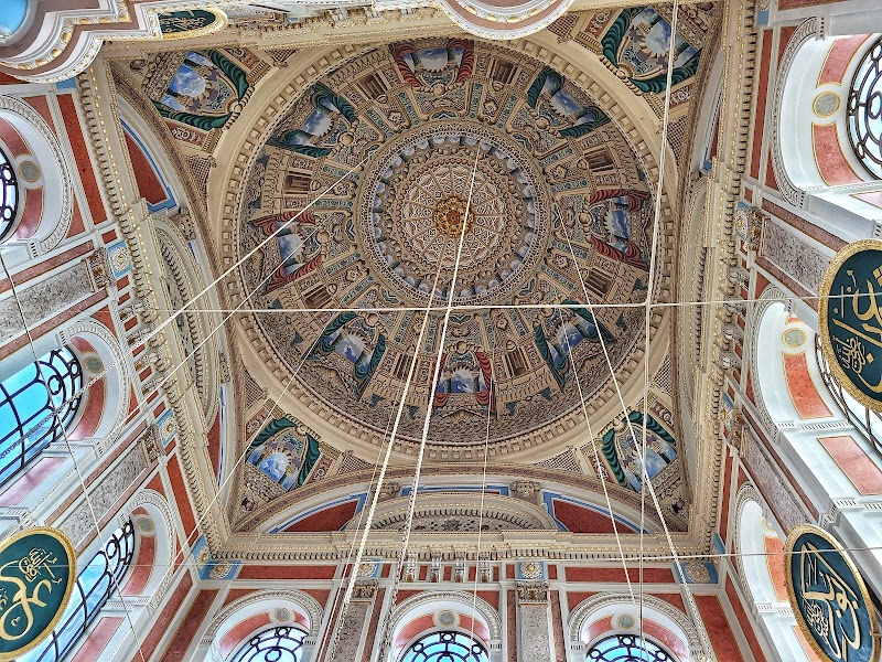 Büyük Mecidiye Mosque - Büyük Mecidiye Mosque, Mecidiye, İskele Sk. No: 6, 34347 Beşiktaş/İstanbul, Türkiye