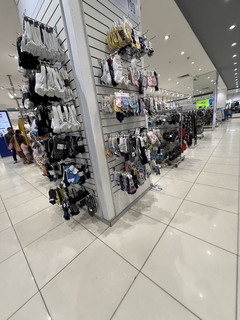 Max - Max 2nd Floor, The great india place mall, Sector 38, Noida, Uttar Pradesh 201303, India