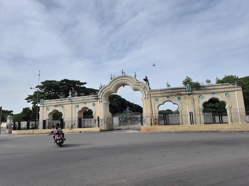 Five light Circle - Five light Circle 8M95+6Q9, Earangere, Mandi Mohalla, Mysuru, Karnataka 570001, India