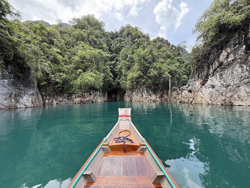 Cheow Lan Pier (Ratchaprapha Pier) - Cheow Lan Pier (Ratchaprapha Pier), XRGC+V52 Unnamed Rd Tambon Khao Phang, Amphoe Ban Ta Khun, Chang Wat Surat Thani 84230, Thailand