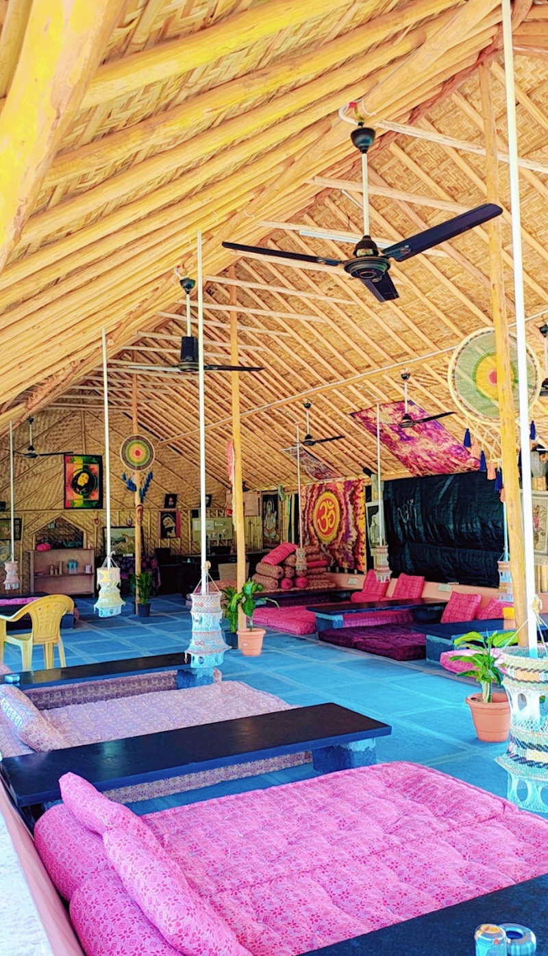 Om Shanti Om Homestay & Cafe Hampi - Om Shanti Om Homestay & Cafe Hampi Sangapur, Karnataka 583234, India