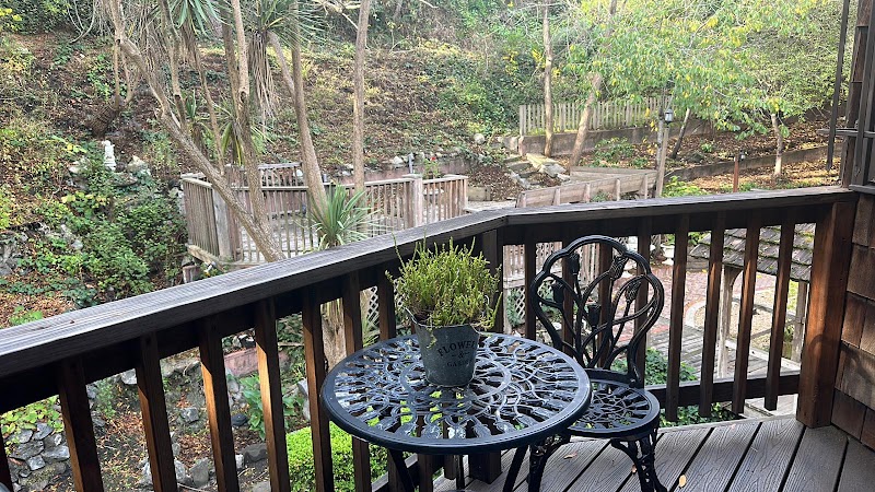 Babbling Brook Inn - Babbling Brook Inn 1025 Laurel St, Santa Cruz, CA 95060, USA