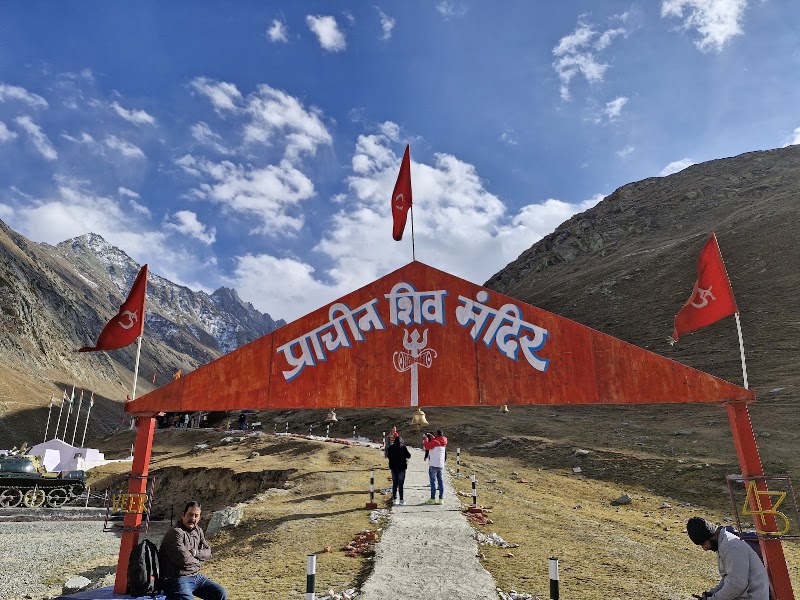 Zojila War Memorial - Zojila War Memorial, 7FVM+9F6, Srinagar - Leh Hwy, Gumri, 194102