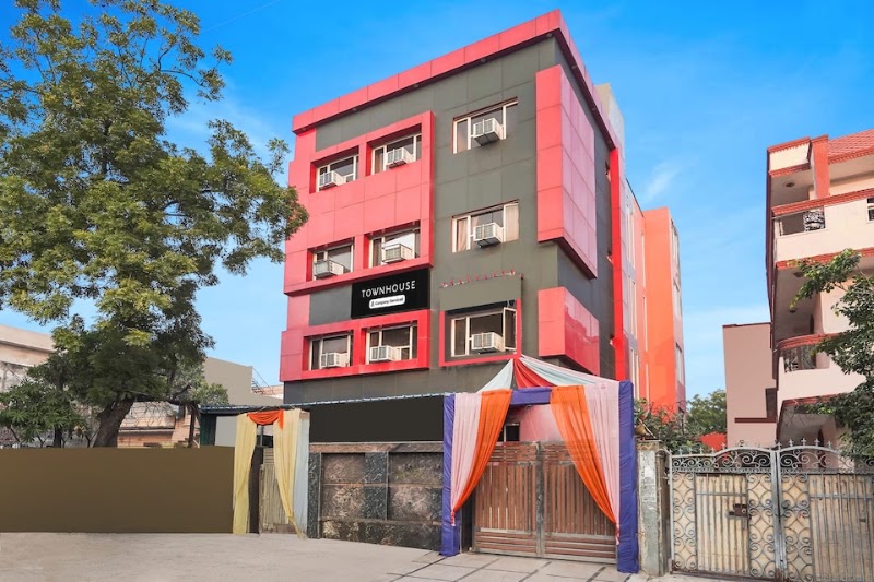 Townhouse Maithli Marg Sector 55 formerly Red Roof - Townhouse Maithli Marg Sector 55 formerly Red Roof, A-05, A-5 sector 56, A Block, Indian Oil Nagar, Sector 55, Noida, Uttar Pradesh 201307, India