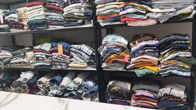 ONE MAN sports & men's wear - ONE MAN sports & men's wear, Manu Chowk, Tikrapara, Bilaspur, Chhattisgarh 495004, India