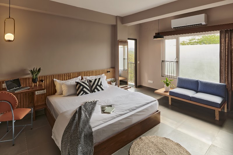 Minimalist Poshtel & Suites - Minimalist Poshtel & Suites T47, Hauz Khas Village, Deer Park, Hauz Khas, New Delhi, Delhi 110016, India