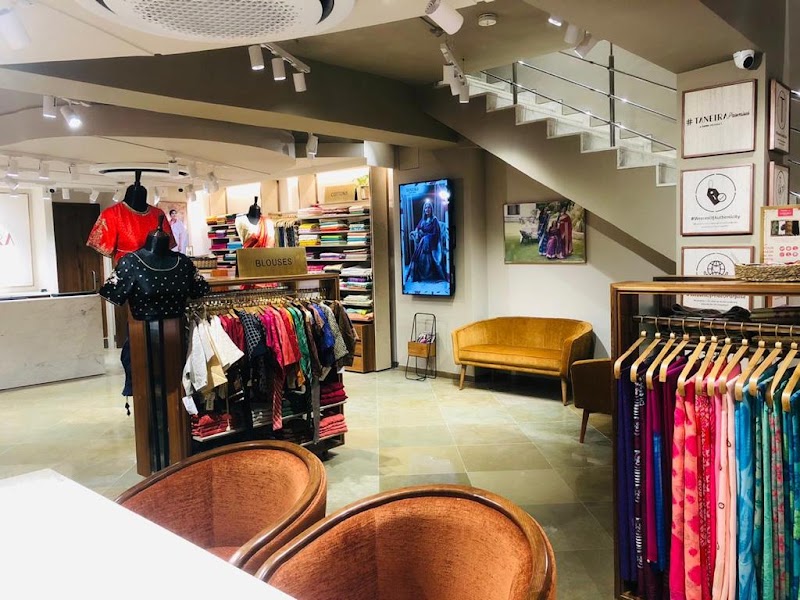 Taneira Sarees (Turner Road, Bandra West) - Taneira Sarees (Turner Road, Bandra West), Turner Rd, near Axis Bank, Bandra West, Mumbai, Maharashtra 400050, India