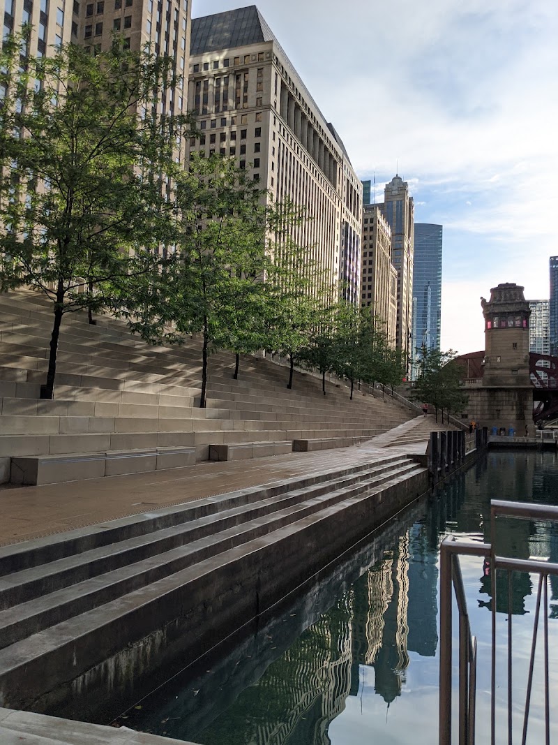 Chicago Riverwalk - West End - Chicago Riverwalk - West End, 306-370 W Wacker Dr, Chicago, IL 60654, USA