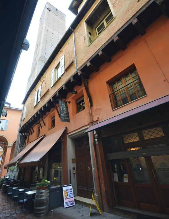 Tourist House Bologna - Tourist House Bologna, Via Caduti di Cefalonia, 5, 40125 Bologna BO, Italy