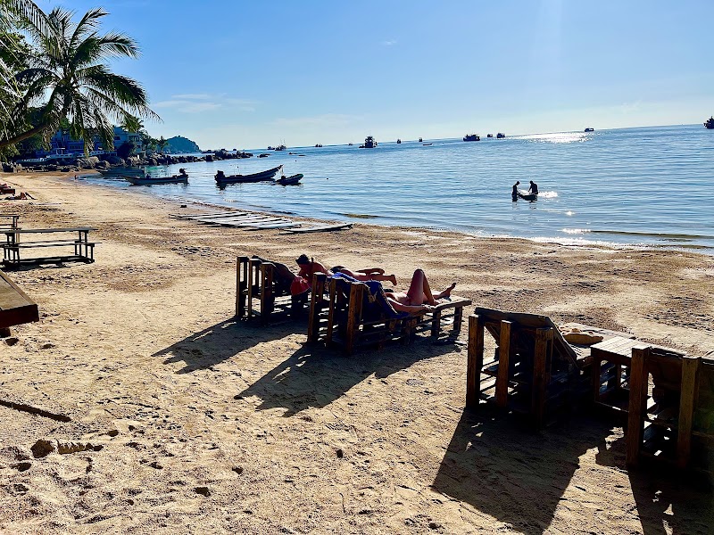 In Touch Restaurant - In Touch Restaurant, 3RRG+9V8, Ko Tao, Ko Pha-ngan District, Surat Thani 84280, Thailand