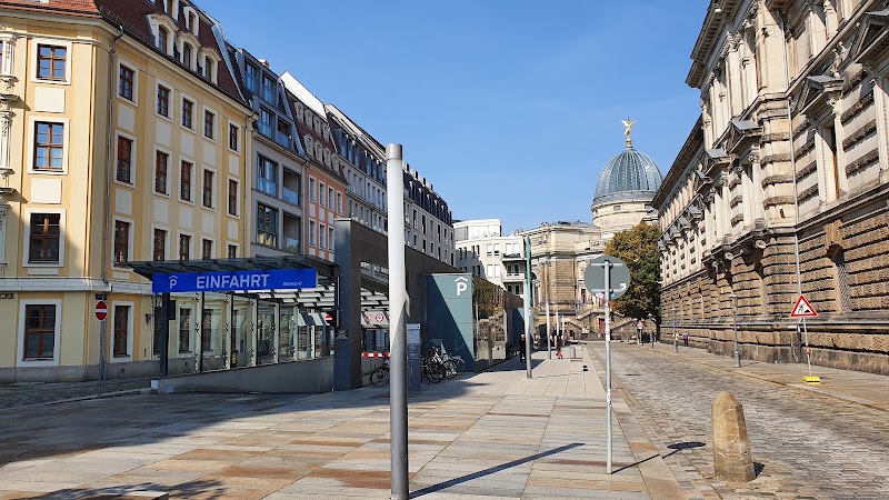 Q-Park Frauenkirche / Neumarkt - Q-Park Frauenkirche / Neumarkt, Landhausstraße 2, 01067 Dresden, Germany