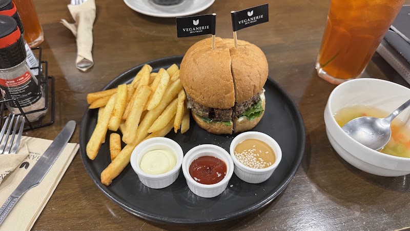 Veganerie Nana - Veganerie Nana 171 Soi Sukhumvit 11, Khwaeng Khlong Toei Nuea, Watthana, Krung Thep Maha Nakhon 10110, Thailand