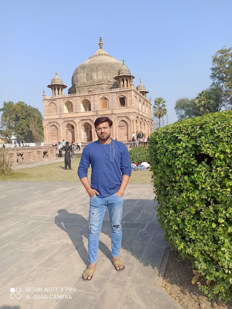 Khusro Bagh, Prayagraj - Khusro Bagh, Prayagraj CRRC+WC3, Lukarganj, Prayagraj, Uttar Pradesh 211001, India