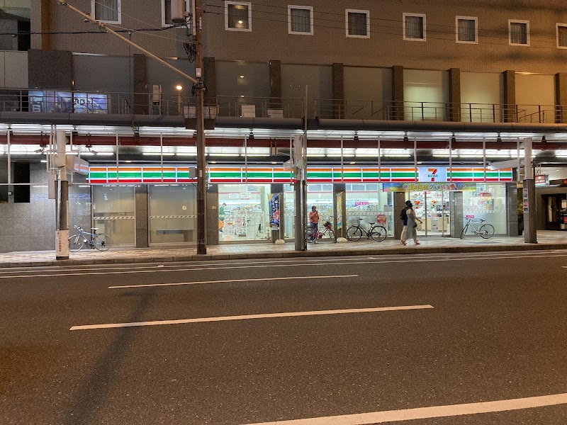 7-Eleven Ōsaka Nipponbashi 3-chōme - 7-Eleven Ōsaka Nipponbashi 3-chōme, Hotel Hillarys, 3-chōme-4-10 Nipponbashi, Naniwa Ward, Osaka, 556-0005, Japan