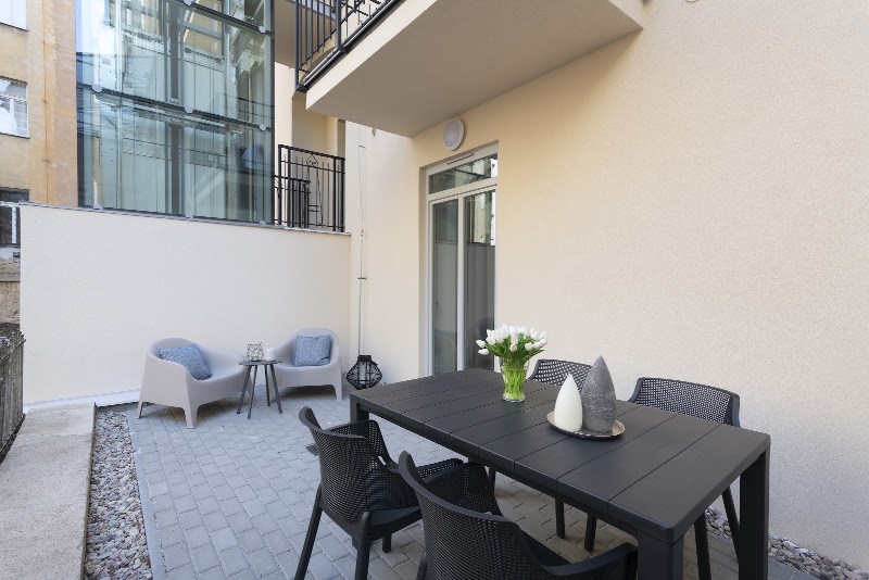 Hidden Art Boutique Residence by Dwellfort - Hidden Art Boutique Residence by Dwellfort Lucemburská 9, Vinohrady, 130 00 Praha-Praha 3, Czechia