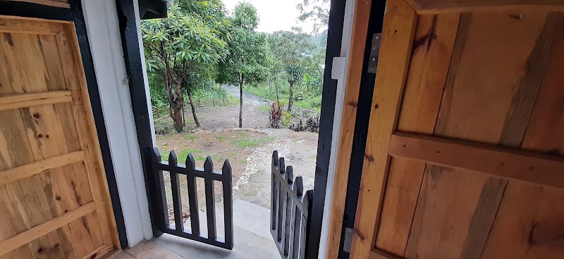 Verde Eco Tourist Lodge - Verde Eco Tourist Lodge Surok Mawlynnong, Mawlynnong, Meghalaya 793110, India