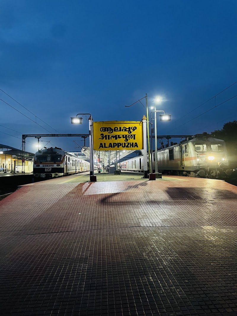 Alappuzha railway station platform 1 - Alappuzha railway station platform 1, F8PC+3RR, Kunnumpuram, Alappuzha, Keralam 688012, India
