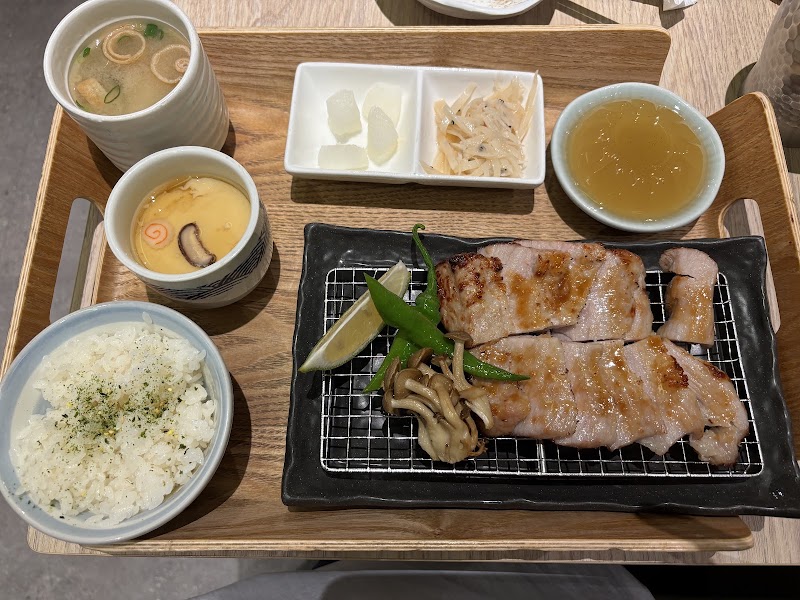 Pinnada Taipei Songshan Station Branch - Pinnada Taipei Songshan Station Branch 110, Taiwan, Taipei City, Xinyi District, Yongji Village, Songshan Rd, 11號CITYLINK松山壹號店1F