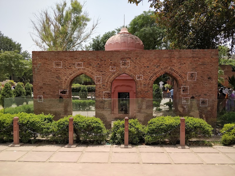 Jallianwala Bagh - Jallianwala Bagh Golden Temple Rd, Jallan Wala Bagh, Katra Ahluwalia, Amritsar, Amritsar Cantt., Punjab 143006, India