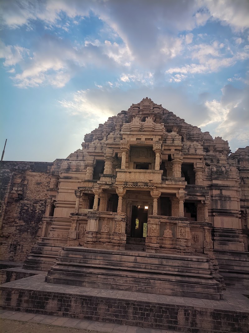 Jahangir Mahal : Gwalior Fort - Jahangir Mahal : Gwalior Fort Near Maan Singh Palace Fort Campus Gwalior Fort, 65M9+2X6, Gwalior Fort, Gwalior, Madhya Pradesh 474008, India