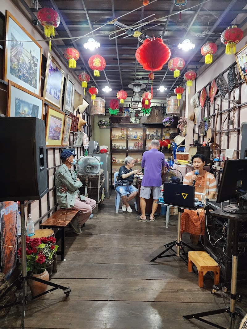 ตลาดน้ำเหล่าตั๊กลัก (ปากคลองลัดพลี)Lao Tuk Luck floating market - ตลาดน้ำเหล่าตั๊กลัก (ปากคลองลัดพลี)Lao Tuk Luck floating market ทางหลวงสาย325 ทางไปวัดสุน, GXC4+HR3 ตำบล ดำเนินสะดวก อำเภอดำเนินสะดวก ราชบุรี 70130, Thailand