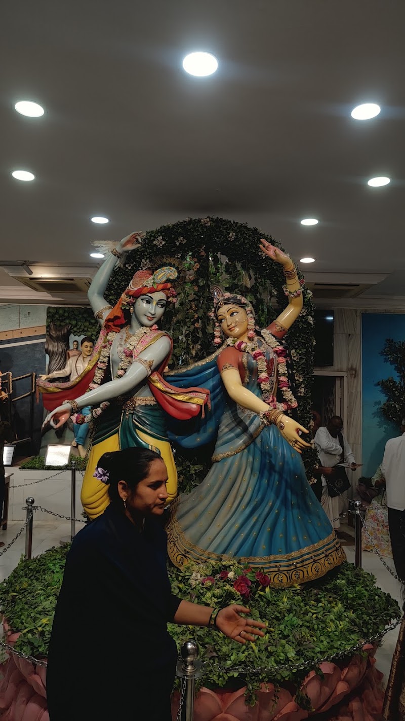 ISKCON Krishna Kutir - ISKCON Krishna Kutir HMFH+JC8, Raman Reiti, Vrindavan, Uttar Pradesh 281121, India