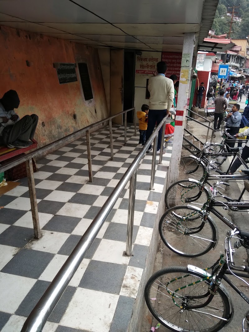 Rickshaw Stand - Rickshaw Stand, 9FR4+M6H, Mall Rd, Mallital, Nainital, Uttarakhand 263001, India
