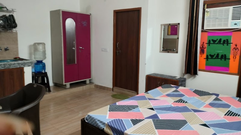 Budget Stay - Budget Stay K49, Gali Number 3, Saidulajab, Saiyad ul Ajaib, Sainik Farm, New Delhi, Delhi 110030, India