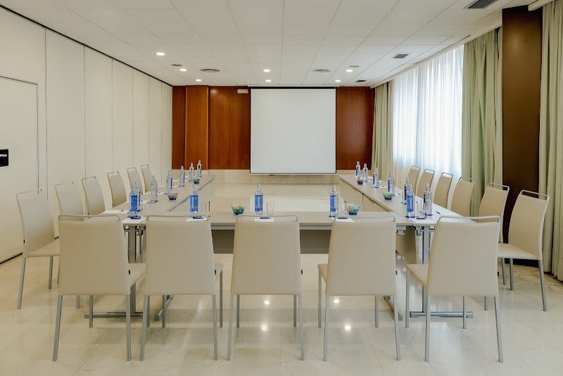 Hotel Hesperia Barcelona Sant Just - Hotel Hesperia Barcelona Sant Just Carrer de Frederic Mompou, 1, 08960 Sant Just Desvern, Barcelona, Spain