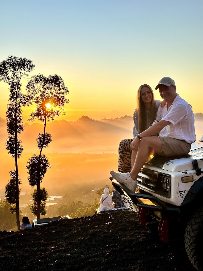 Mount batur sunrise jeep tour - Mount batur sunrise jeep tour, F7R7+434, Jl. Dewisita, Ubud, Kecamatan Ubud, Kabupaten Gianyar, Bali 80571, Indonesia