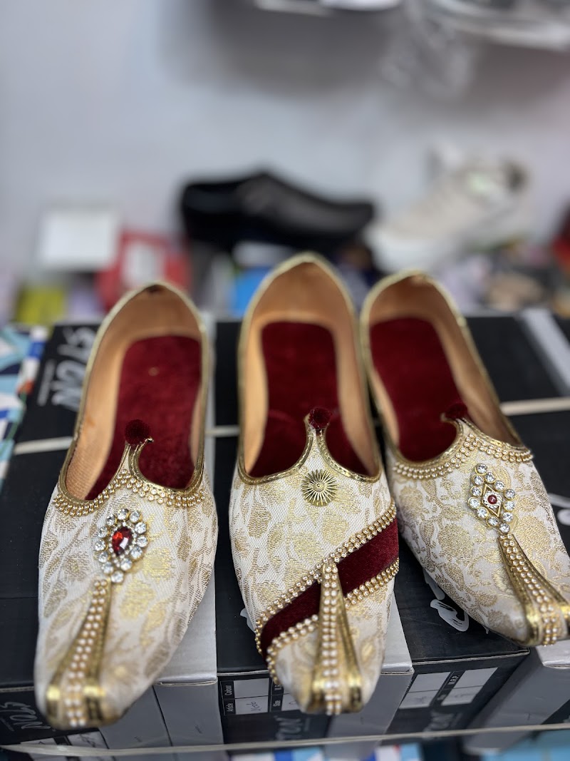 STEP IN SHOES - STEP IN SHOES, gali, shop no, Fancy store, 05, Gole Bazaar, Itwari Bazar, Dhamtari, Chhattisgarh 493773, India