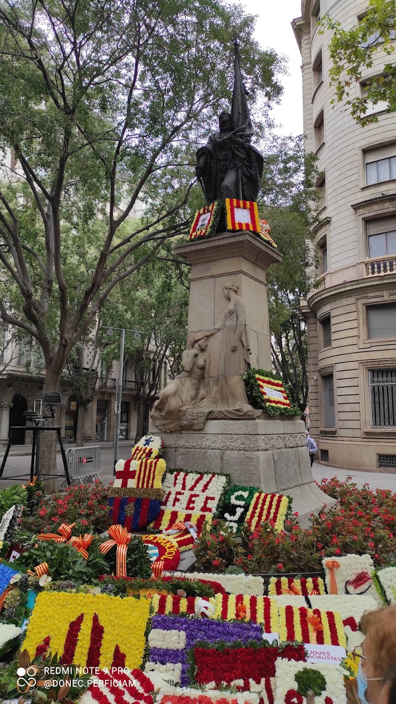 Monument a Rafael Casanova - Monument a Rafael Casanova Rda. de Sant Pere, 41, Eixample, 08010 Barcelona, Spain