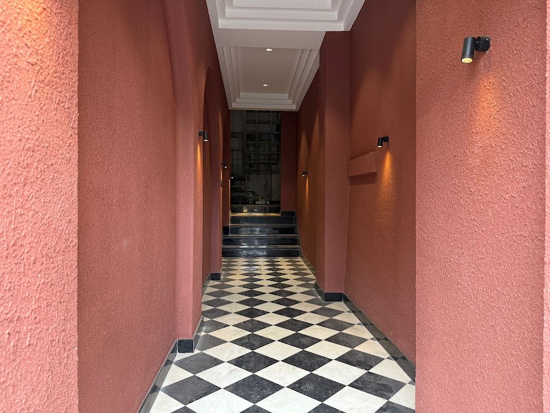The Luxury Tiger - The Luxury Tiger, 5/264 Gadiya Devra, chowk, Chand Pol Rd, Hotel Gangaur Palace, Udaipur, Rajasthan 313004, India