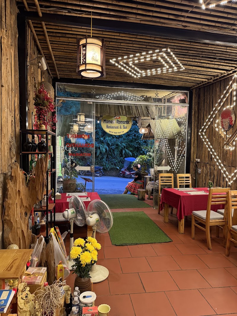 Moment Romantic Restaurant - Moment Romantic Restaurant 001A Thác Bạc, Sa Pa, Lào Cai 330000, Vietnam