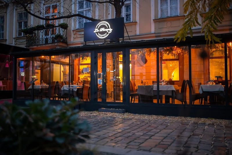 La Piazza Restaurant - La Piazza Restaurant, Hviezdoslavovo námestie 172/14, 811 02 Bratislava-Staré Mesto, Slovakia