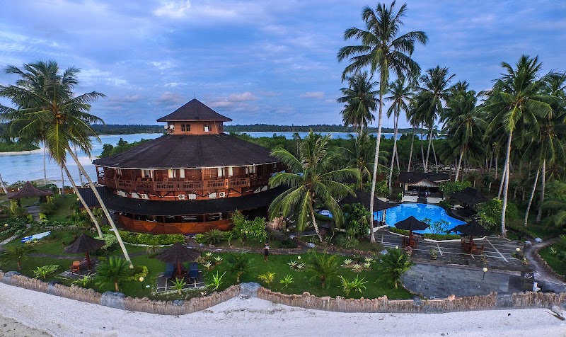 Macaronis Mentawai Surf Resort - Macaronis Mentawai Surf Resort, Silabu, Pagai Utara, Mentawai Islands Regency, West Sumatra 25391, Indonesia