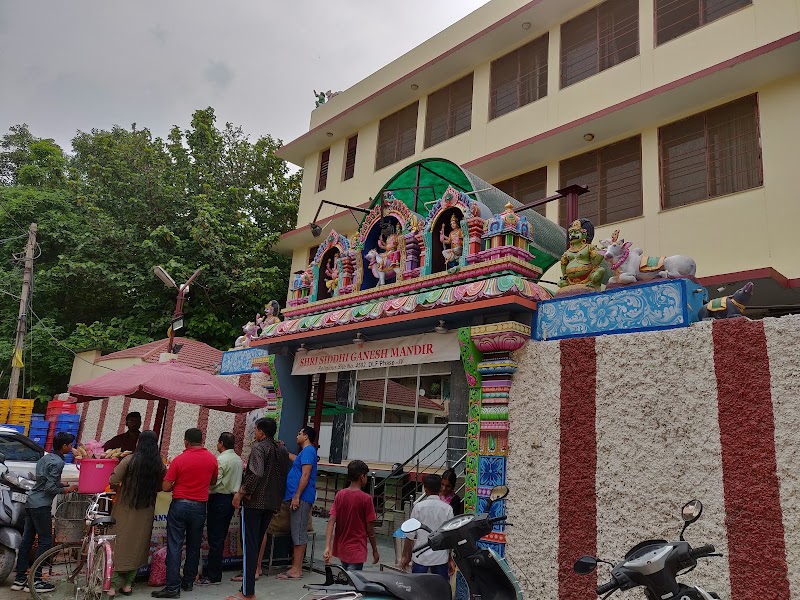 Shri Siddhi Ganesh Mandir - Shri Siddhi Ganesh Mandir Plot No, 4502, Shri Ganesh Mandir Marg, near Bihari Market, Sector 28, DLF Phase IV, Gurugram, Haryana 122002, India