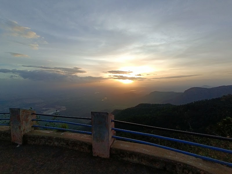 Gents Seat view point - Gents Seat view point Q5FX+CPG, Ladies Seat Rd, near T.V.Station, Yercaud, Tamil Nadu 636601, India