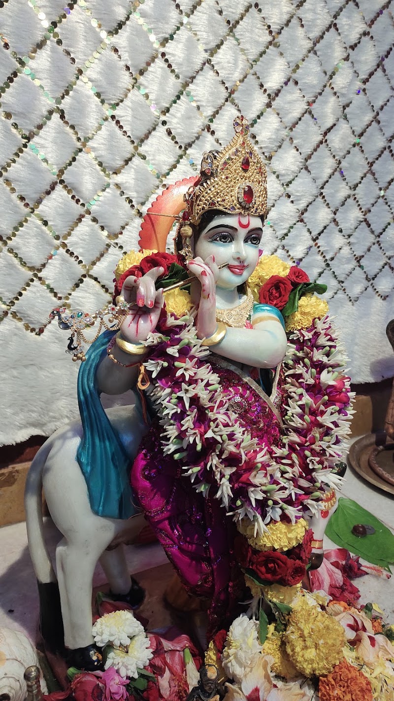 Acharekar Shri Krushna Mandir - Acharekar Shri Krushna Mandir WGWV+RR, Kochare, Maharashtra 416522, India