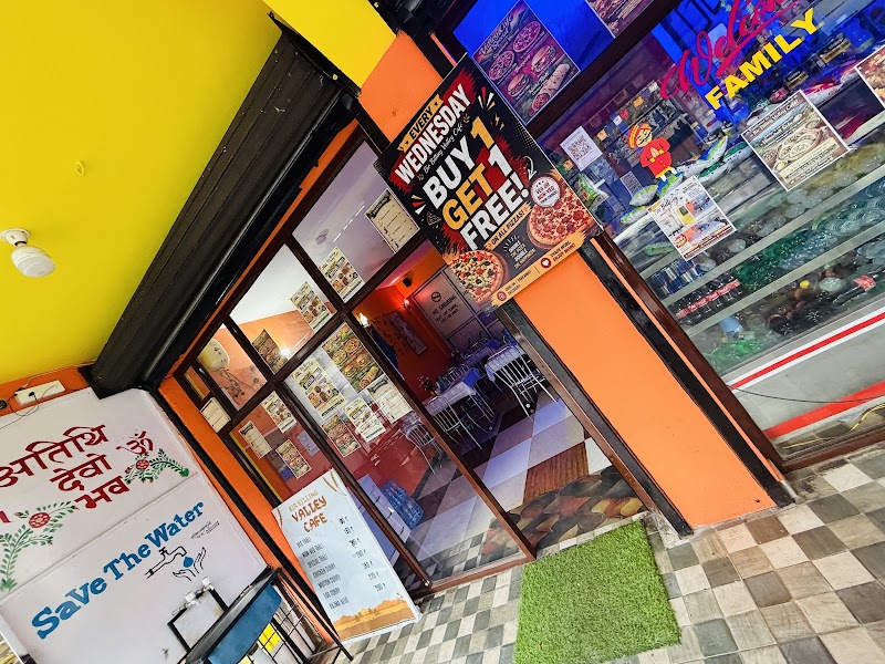 Bir Billing Valley Cafe - Bir Billing Valley Cafe, main bazar 2, minutes walk from bus stand, Bir Rd, opposite Pnb atm, Bir, Talkehr, Himachal Pradesh 175032, India