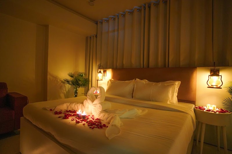 Divine Stays - Divine Stays, 83, Roop Vandana complex, opposite Mayur studio, Gurunanakpura, Raja Park, Jaipur, Rajasthan 302004, India