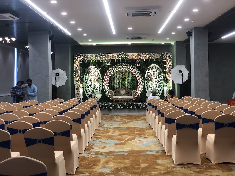 Hotel Vdara - Hotel Vdara Block No. 4, 40-6-3, Nimmagadda Somasankararao Street Revenue Colony, Moghalrajpuram, Sidhartha Nagar, Labbipet, Vijayawada, Andhra Pradesh 520010, India