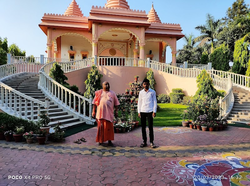 Ramakrishna Mission Vivekananda Aashrama, Raipur - Ramakrishna Mission Vivekananda Aashrama, Raipur, 6JRC+C48, Great Eastern Rd, Near Mouli Mata Mandir, Aminpara, Raipur, Chhattisgarh 492001, India