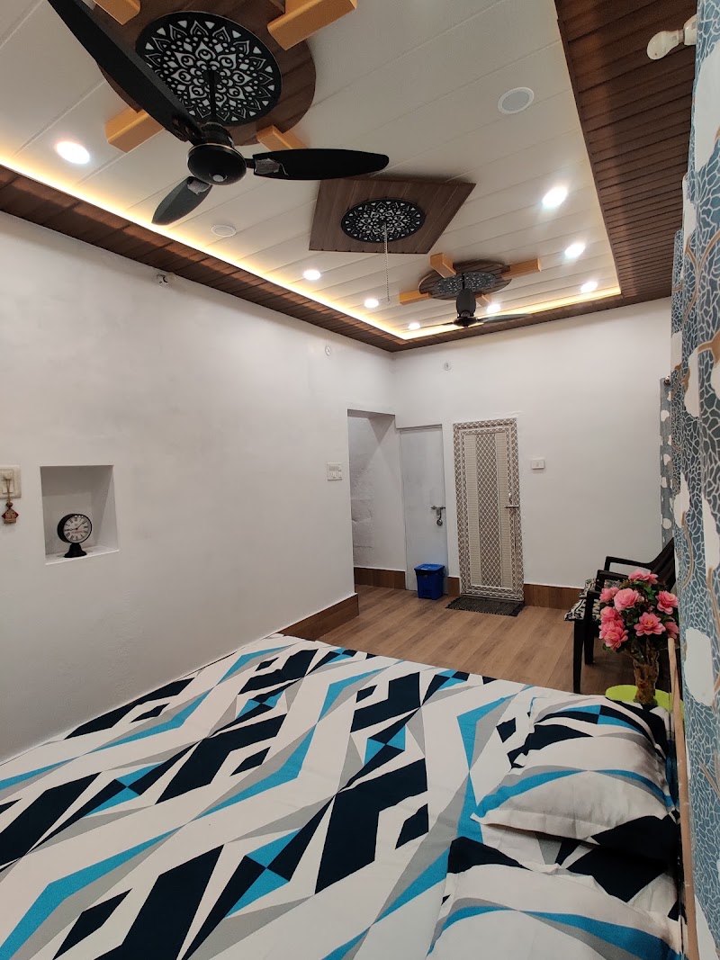 Shivangan Heritage HomeStays near ghat - Shivangan Heritage HomeStays near ghat, B 2/69, in front of adarsh shiksha mandir, bhadaini, Shivala, Varanasi, Uttar Pradesh 221005, India