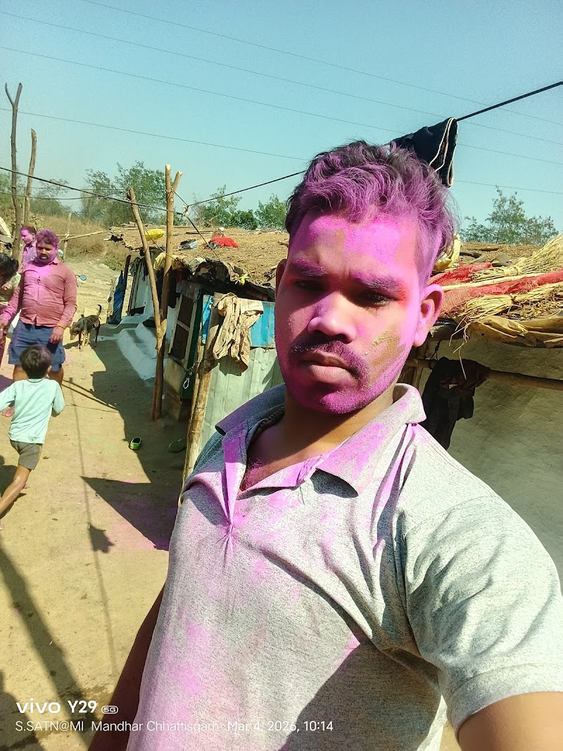 Khute tha home - Khute tha home, 8PM3+7WF, Tekari-2, Chhattisgarh 493111, India