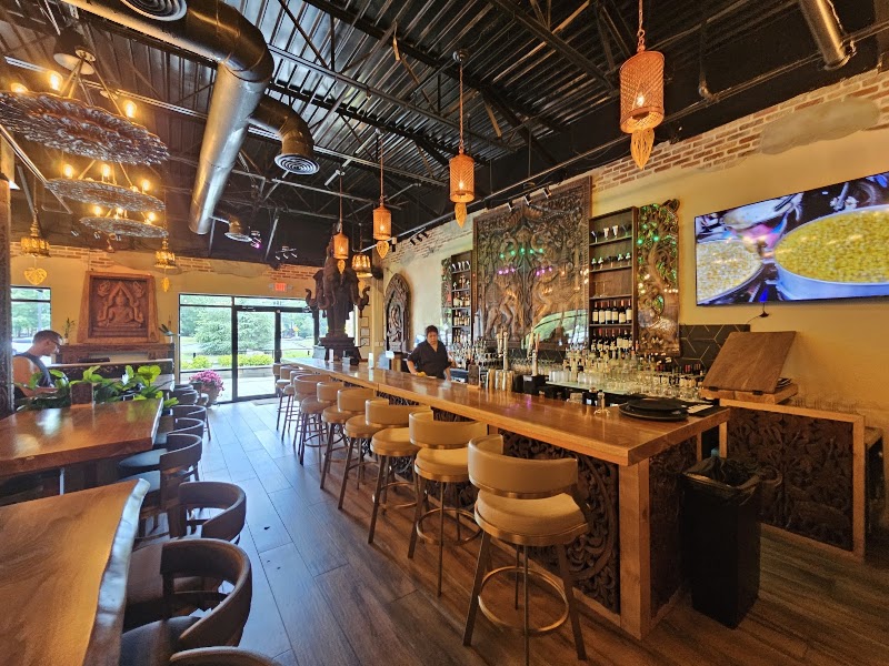 Charm Thai Cuisine - Charm Thai Cuisine 460 Crosstown Drive, Peachtree City, GA 30269, USA