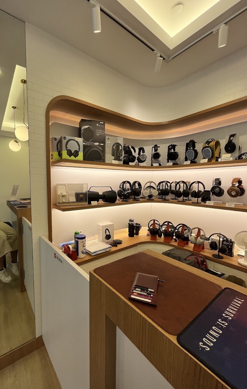 T K Foto Technic Pte Ltd (Funan) - T K Foto Technic Pte Ltd (Funan) 107 N Bridge Rd, #03-09 Funan, Singapore 179105